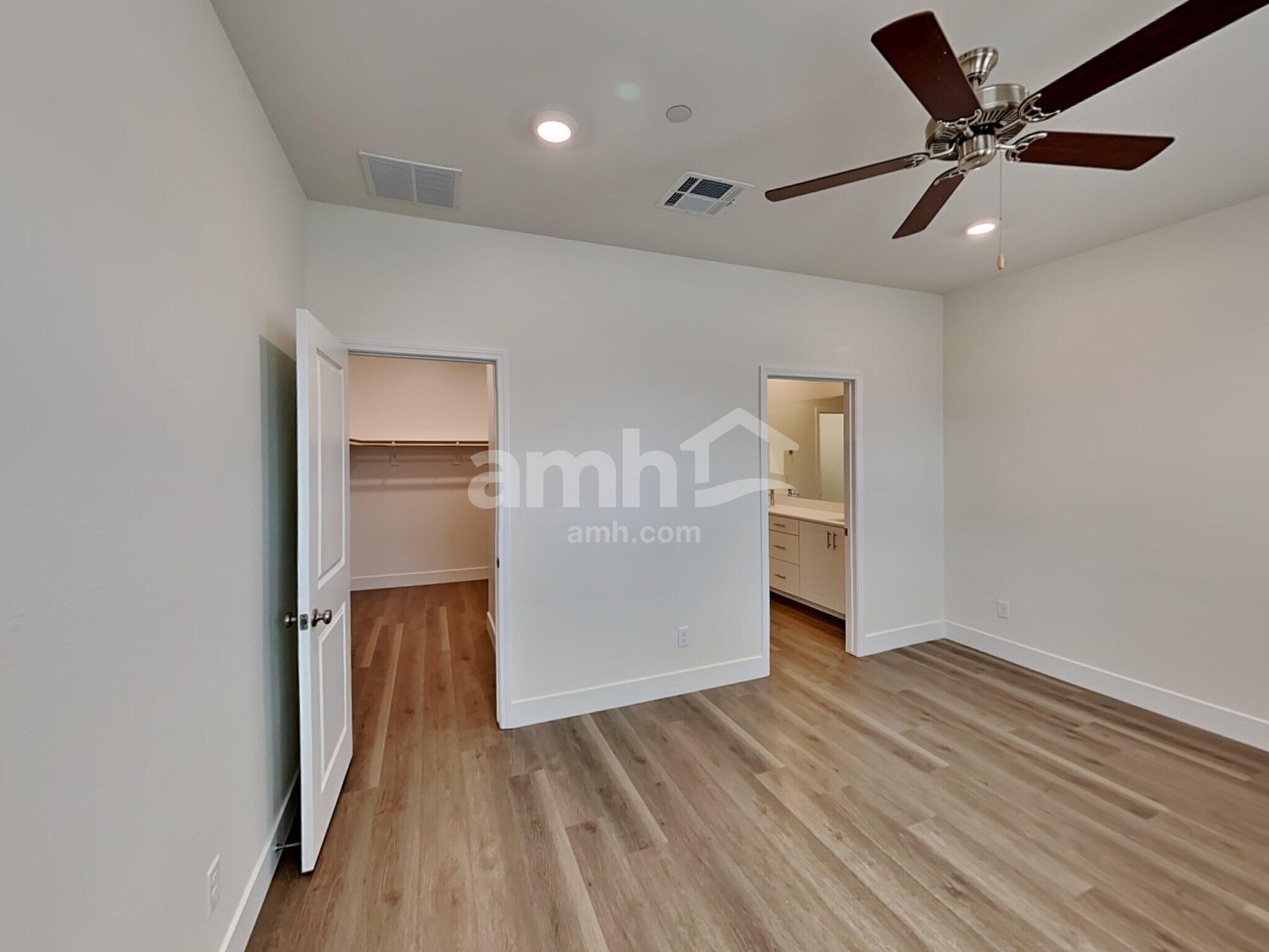 Building Photo - 501 Speckled Orchid Pl
