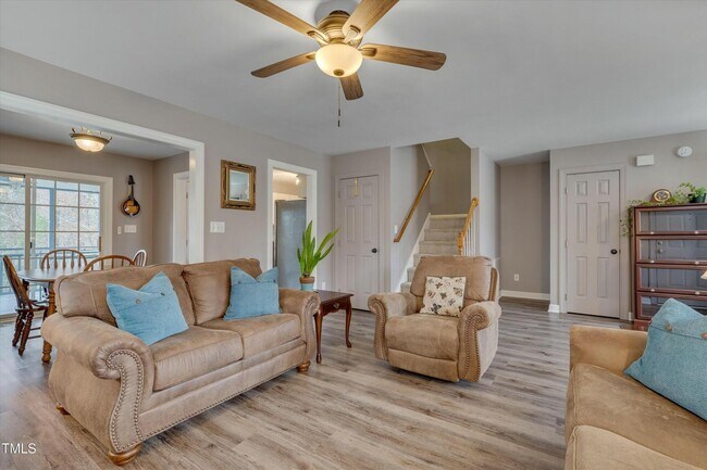 Building Photo - Great 3 Bedroom Home on Cul-de-Sac Lot with Garage & Screened Porch