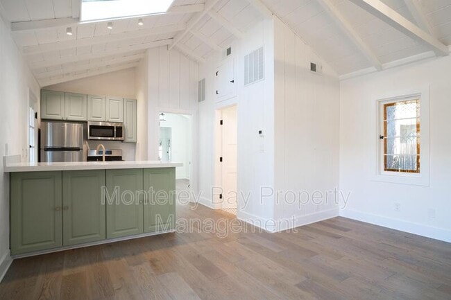 Building Photo - 2935 Alta Ave