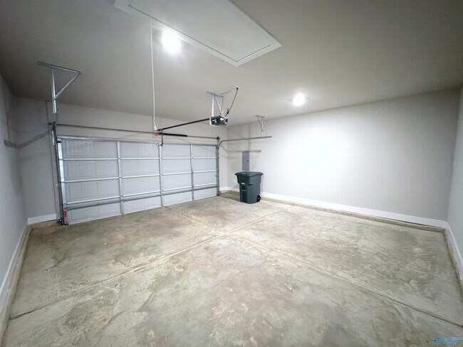 Building Photo - 7517 Doris Ruth Ln SE