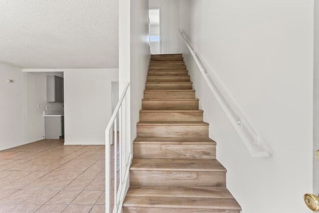 Interior Photo - 11645 Mapledale St