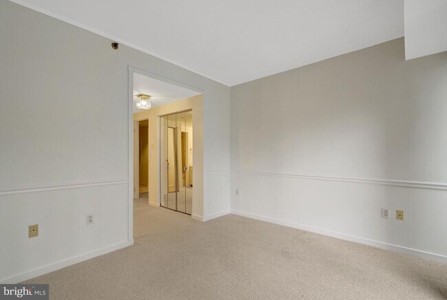 Building Photo - 1530 Key Blvd