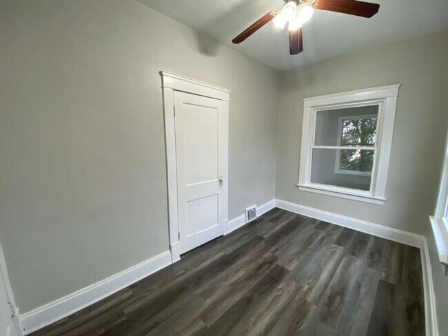 Building Photo - 7918 Force Ave