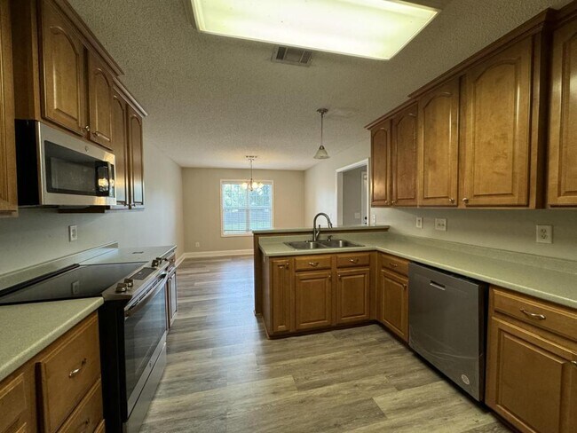 Building Photo - 204 Mahan Dr