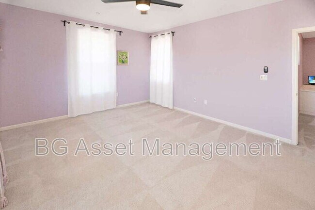 Building Photo - 1653 Northshore Dr