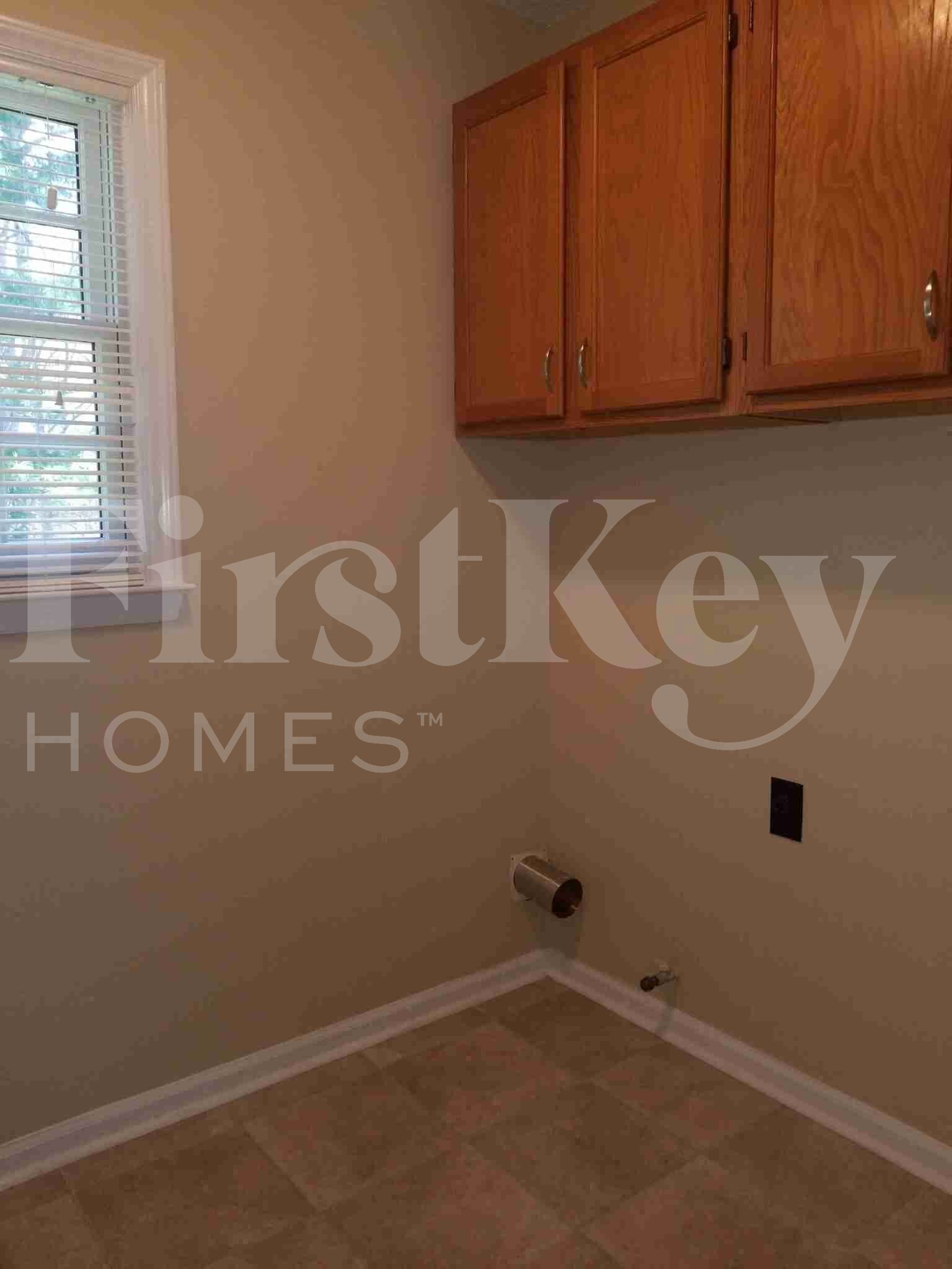 Building Photo - 9924 Avon Farm Ln