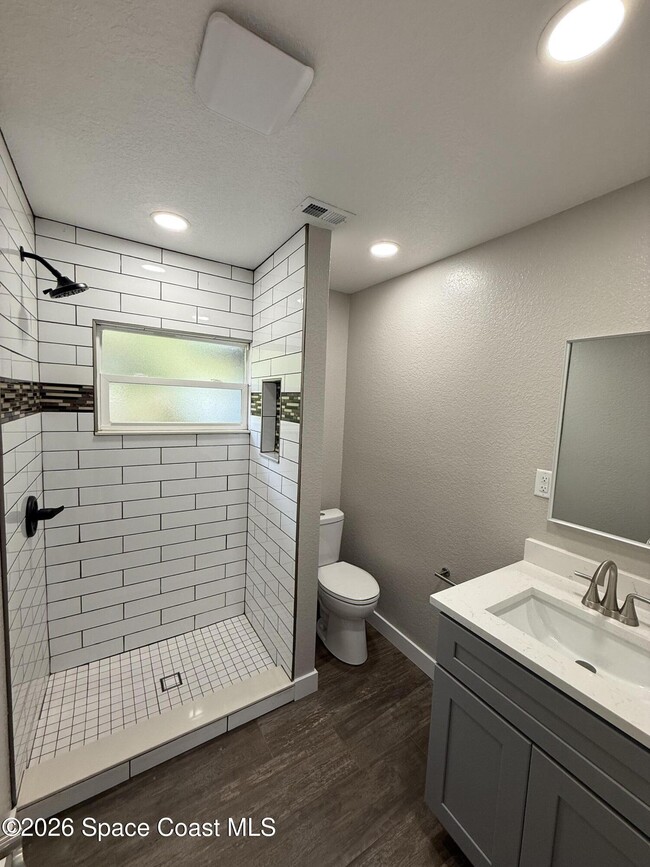 Building Photo - 9 Lemoine Ave