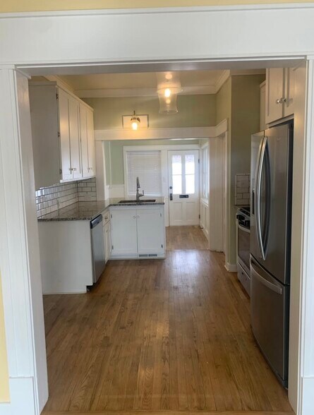 Building Photo - 212 Teller Ave