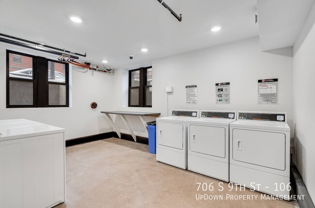 Building Photo - 706 S 9th St