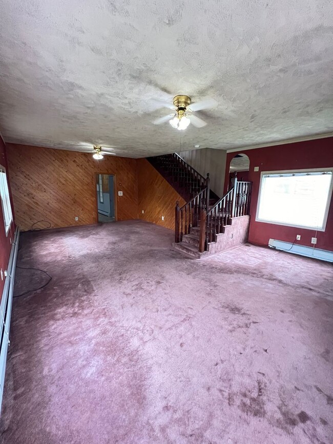 Building Photo - Large 3 Bedroom, 2 Bathroom Home in Billin...