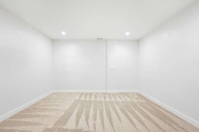 Building Photo - 3BD, 5BA LoHi Townhome with Rooftop Deck and 2-Car Garage