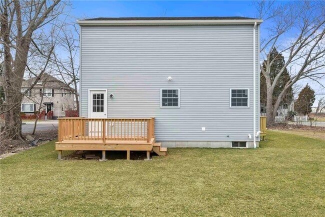 Building Photo - 24 Blackburn St