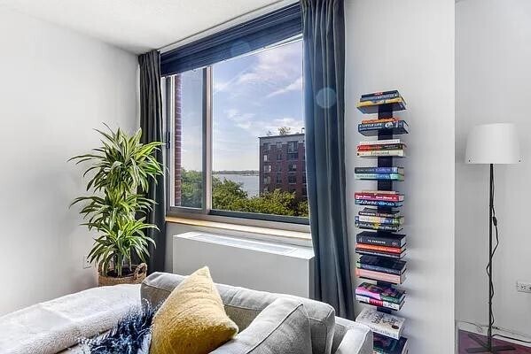 Building Photo - 2 S End Ave