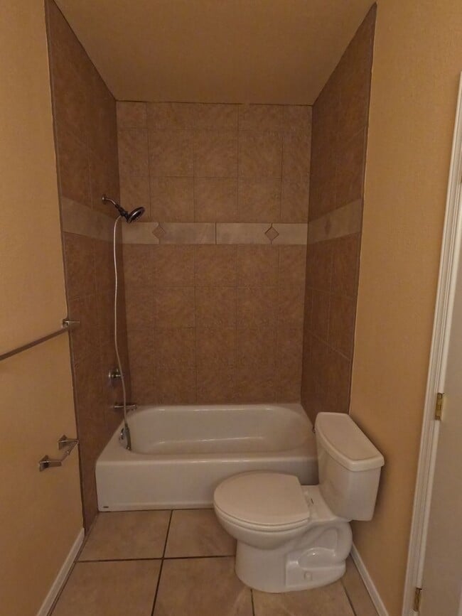 Building Photo - 1401 W Brown Rd