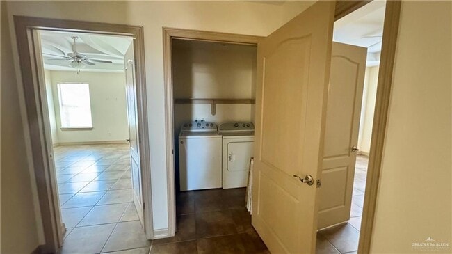 Building Photo - 22 Quail Ave