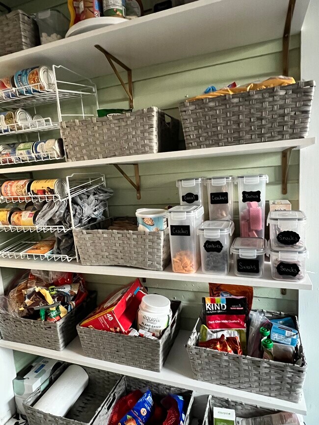 Walk-in butler style pantry/laundry - 504 N Ridge St