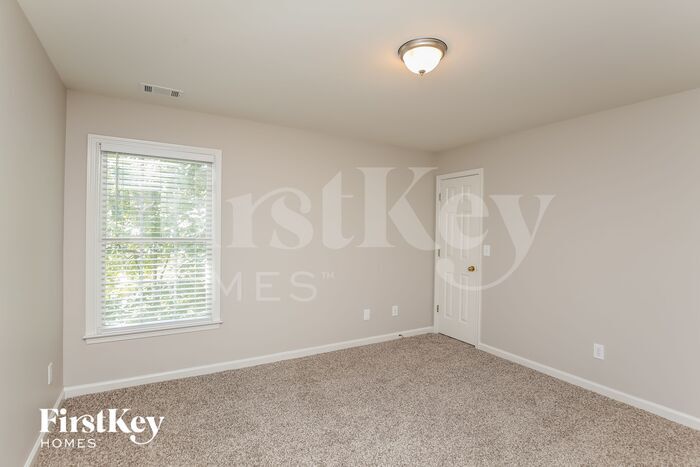 Building Photo - 4124 Lake Oconee Dr NE