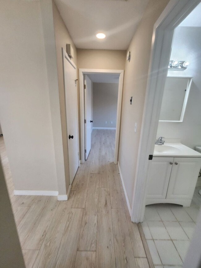 Building Photo - **COMING SOON** 2 Bedroom 2 Bath House near Downtown