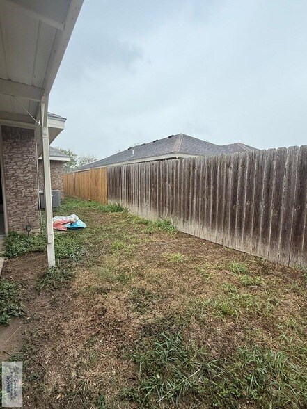 Building Photo - 23861 Ellie Ln
