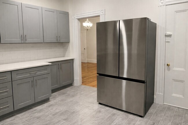 Building Photo - 91 Walnut St