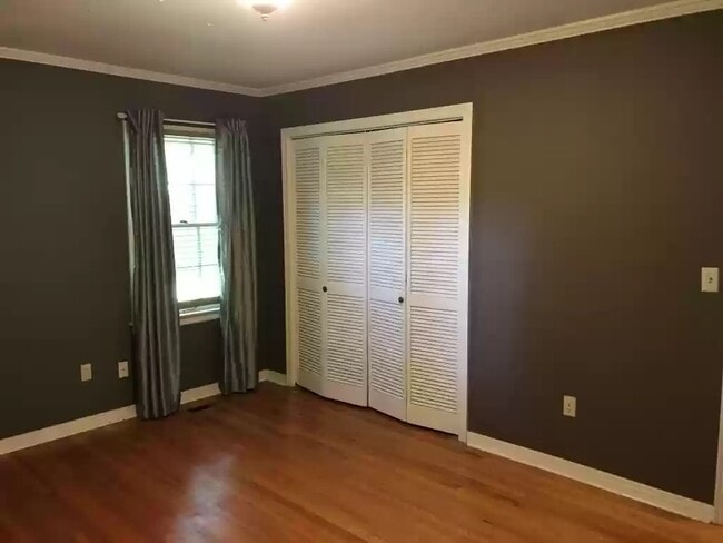 Building Photo - 418 Longest Rd