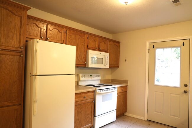 Building Photo - 149 Hickory Ridge Dr