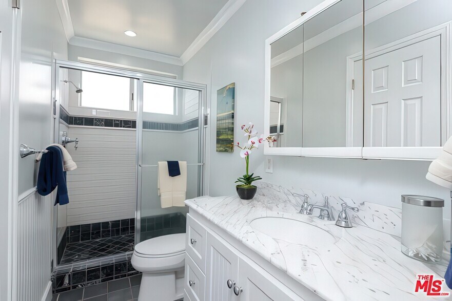 Building Photo - 922 16th St