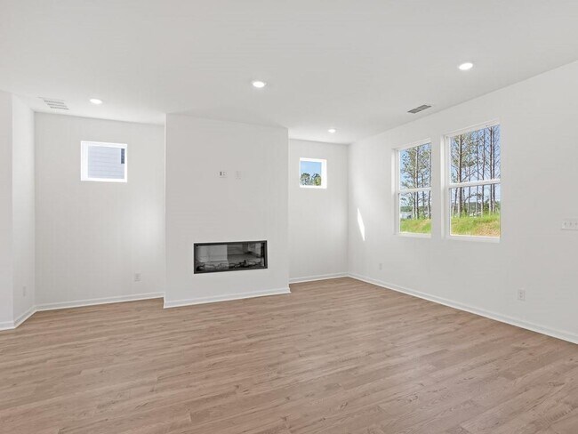 Building Photo - 202 Groveton Ct