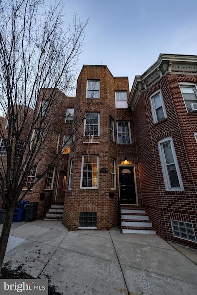 Building Photo - 1119 Race St