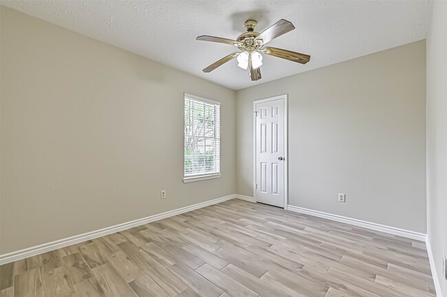 Building Photo - 2512 Ironclad Dr