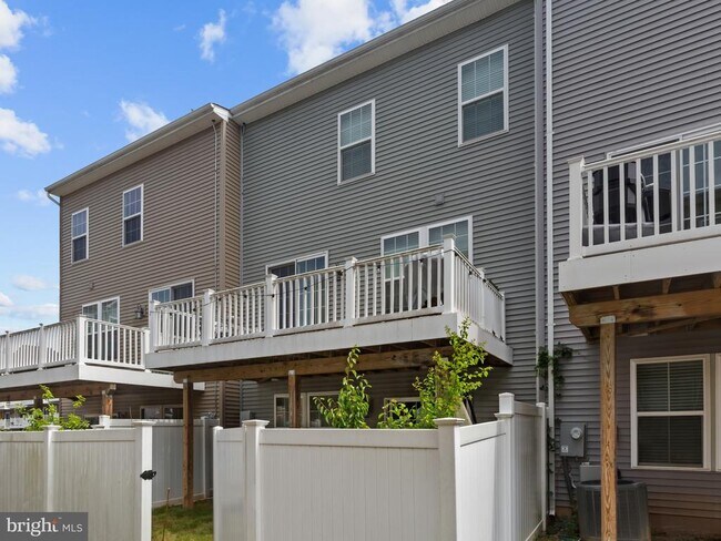 Building Photo - 9508 Townfield Pl