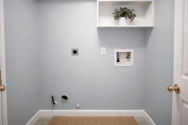 Building Photo - 1803 W Welsford Dr