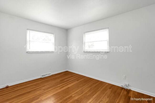 Building Photo - 1341 Coburg Rd