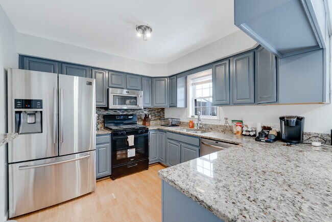 Building Photo - *Fully Furnished Option Available***Nestle...