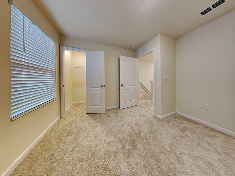 Building Photo - 519 Big Tree Wy