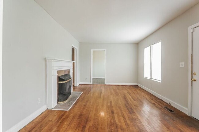 Building Photo - 1000 46th St Ensley