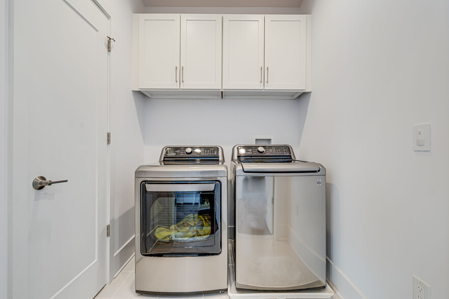 Laundry Room - 3725 Glenmoor Reserve Ln