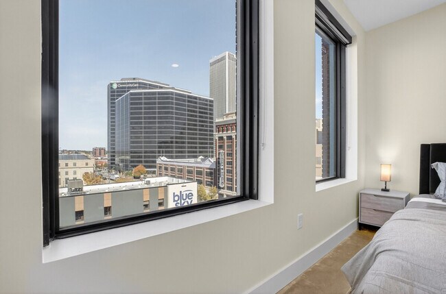 Building Photo - 116 W 3rd St