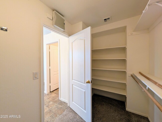 Building Photo - 3848 E Pollack St