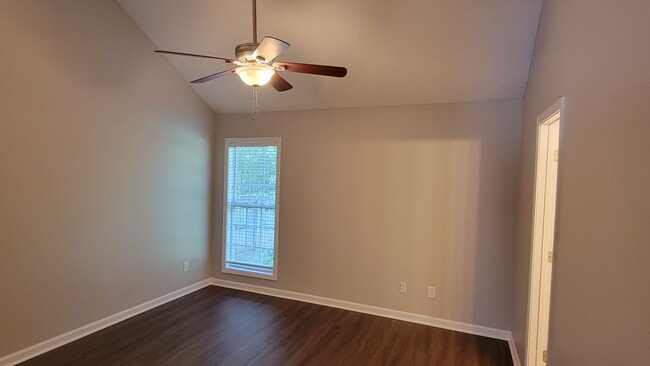 Building Photo - Laurel Creek Subdivision