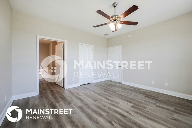 Building Photo - 3202 6th St W