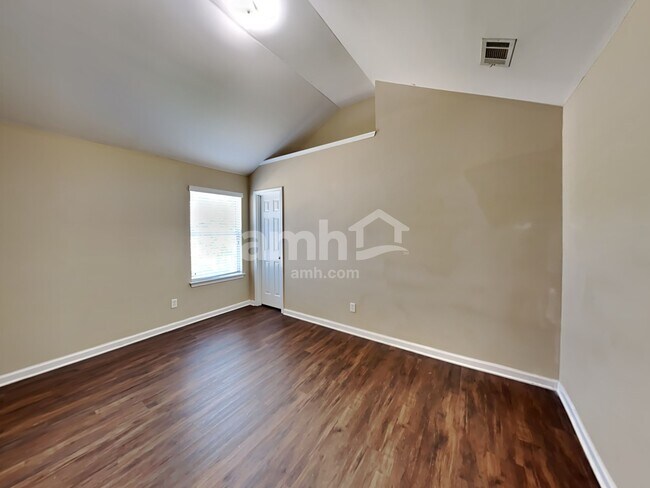 Building Photo - 191 Southwind Ln