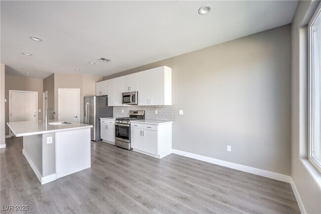 Building Photo - 3718 Paseo de Paz Ave