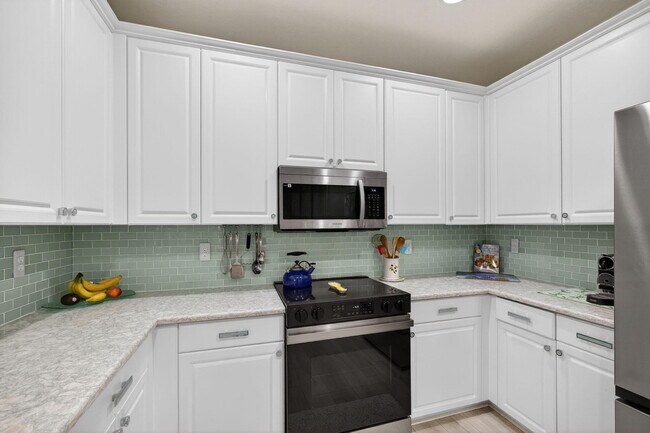 Building Photo - 4345 Parkside Dr