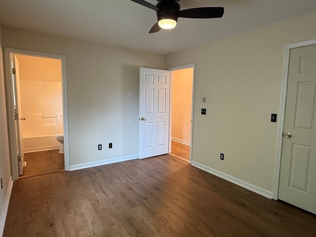 Building Photo - 129 Meadowlark Drive