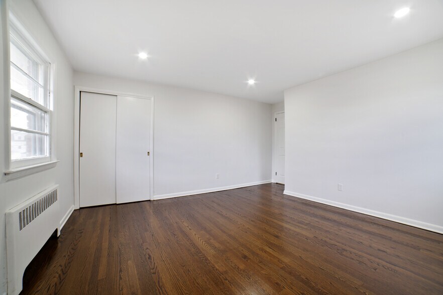 Building Photo - 1078 Burnet Ave