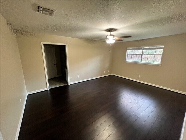 Building Photo - 18240 Fenske Rd