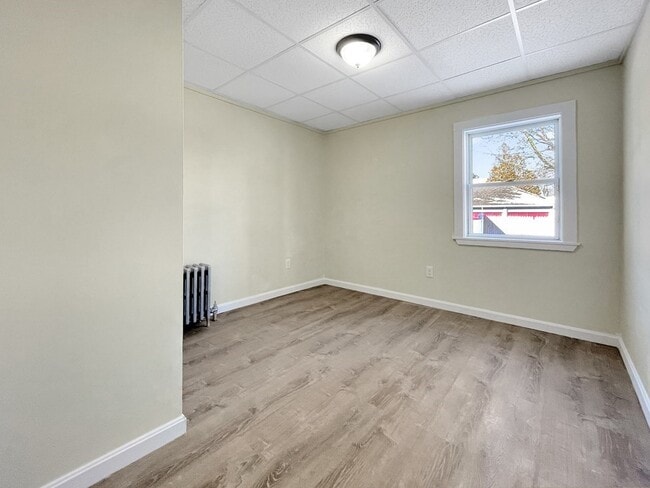 Building Photo - 32 Harwood St