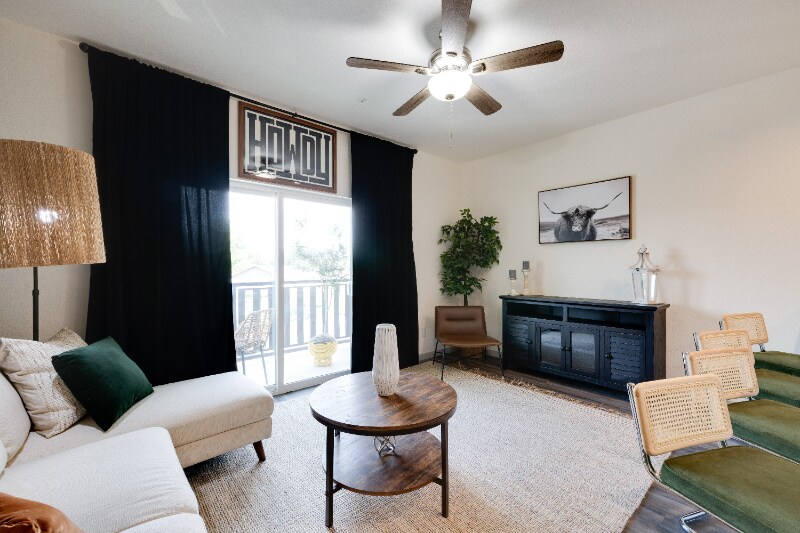 Building Photo - 110 Bluebonnet Cir