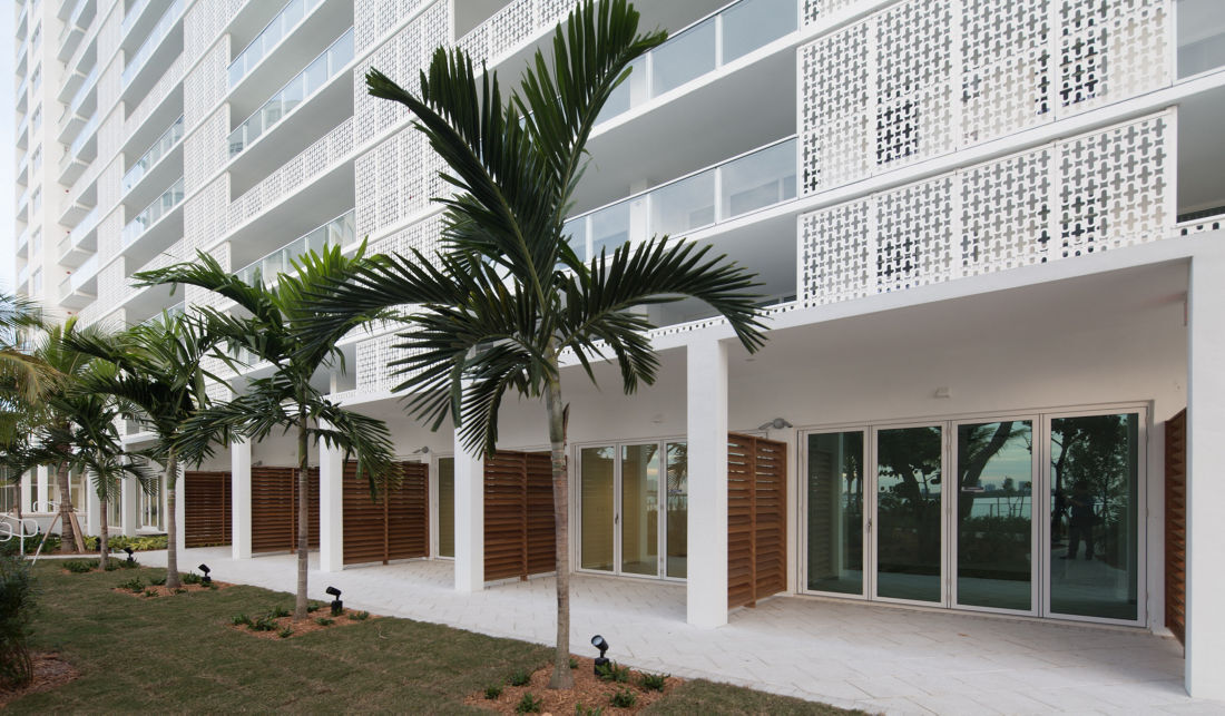 Building Photo - 910 West Ave